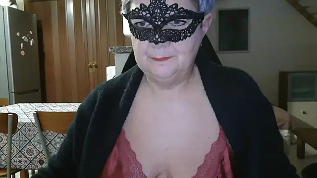 Snapshot of simona60 chatting on 12.17.24 simona60 online show from 12.17.24
