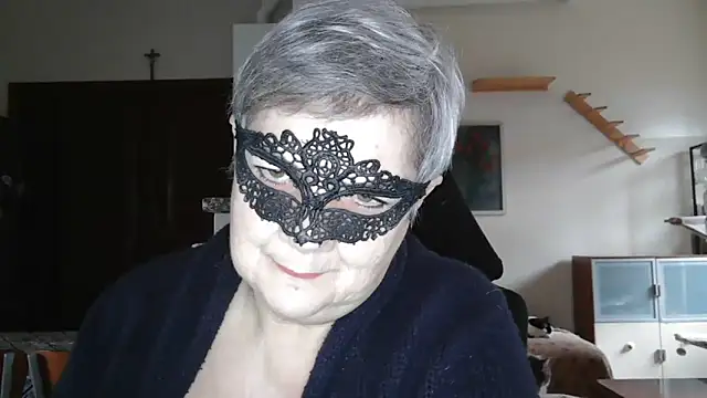 Snapshot of simona60 chatting on 01.23.25 simona60 online show from 01.23.25