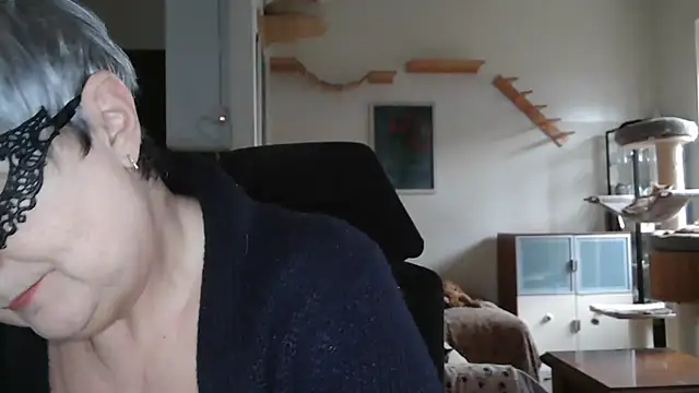 Snapshot of simona60 chatting on 01.26.25 simona60 online show from 01.26.25