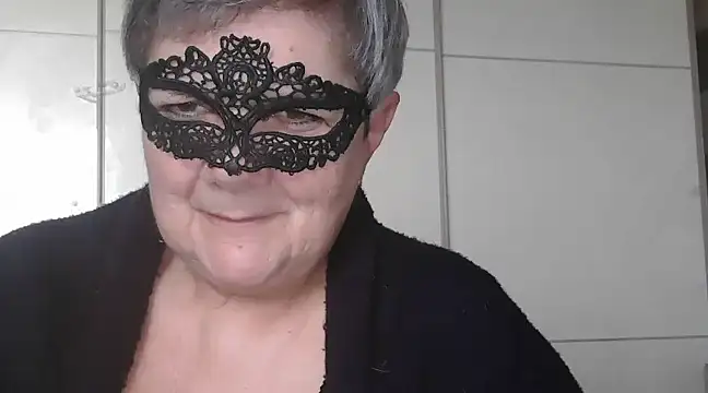 Snapshot of simona60 chatting on 03.16.25 simona60 online show from 03.16.25