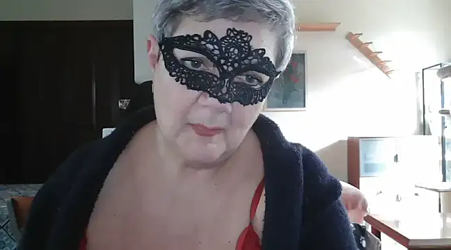 Snapshot of simona60 chatting on 03.18.25 simona60 online show from 03.18.25