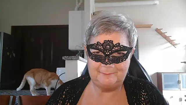 Snapshot of simona60 chatting on 09.17.25 simona60 online show from 09.17.25