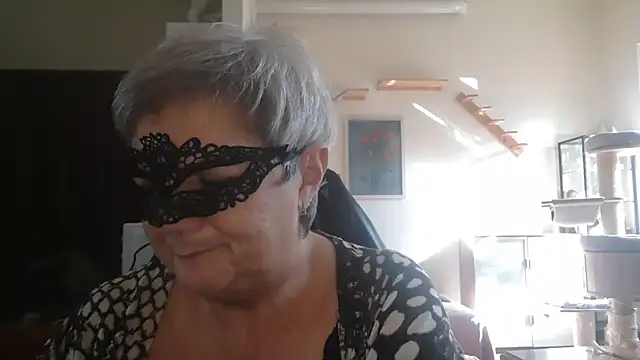 Snapshot of simona60 chatting on 10.08.25 simona60 online show from 10.08.25