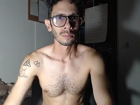 Snapshot of alisterxxx chatting on 07.09.26 alisterxxx online show from 07.09.26