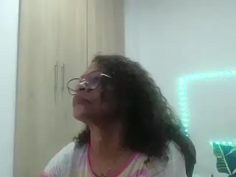 BustyMilf  online show from 12.31.24