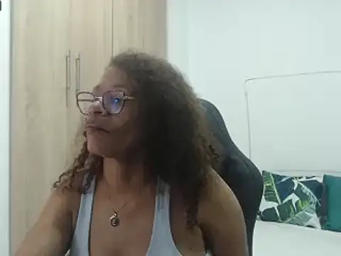 BustyMilf  online show from 01.04.25