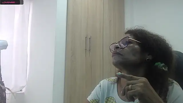 BustyMilf  online show from 01.28.25