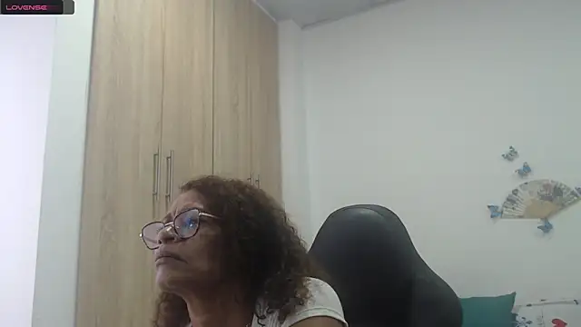 BustyMilf  online show from 01.31.25