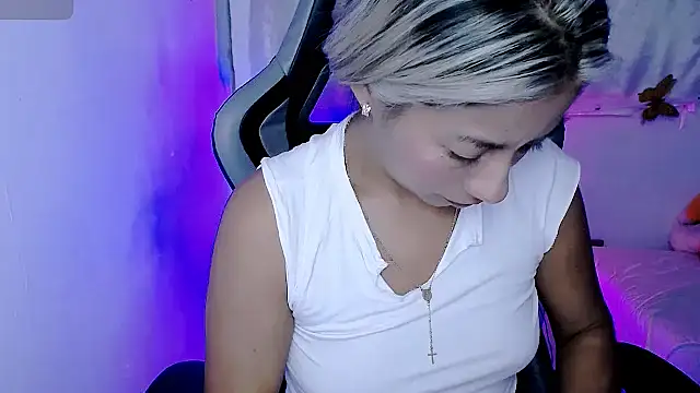 ninatiny online show from 11.06.25