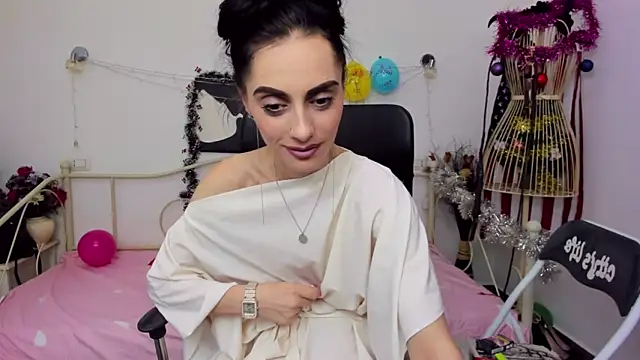 Snapshot of jessystarr chatting on 01.04.25 jessystarr online show from 01.04.25
