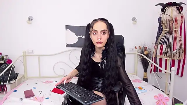 Snapshot of jessystarr chatting on 01.31.25 jessystarr online show from 01.31.25