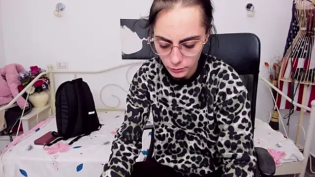 Snapshot of jessystarr chatting on 02.10.25 jessystarr online show from 02.10.25