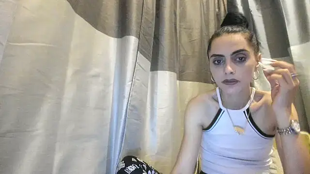 Snapshot of jessystarr chatting on 10.24.25 jessystarr online show from 10.24.25