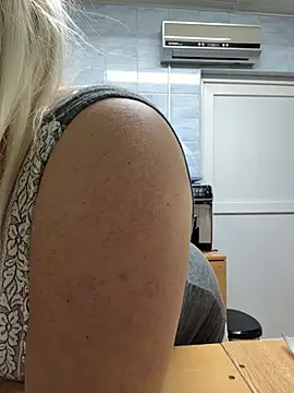 SabinaSweety online show from 12.04.25