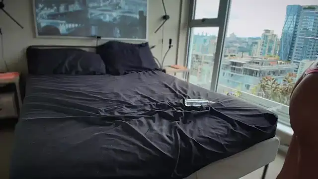 MikyFoxx online show from 10.16.25