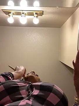 Snapshot of MzParker chatting on 12.17.24 MzParker online show from 12.17.24