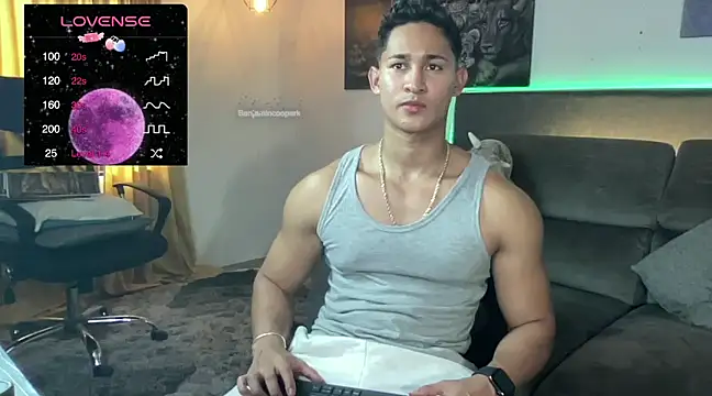 Snapshot of BenjaminCooperk chatting on 03.10.25 BenjaminCooperk online show from 03.10.25