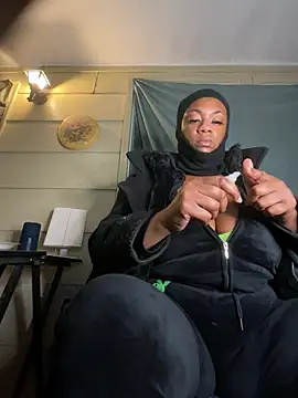 Snapshot of AlexaTheSlut chatting on 02.13.25 AlexaTheSlut online show from 02.13.25