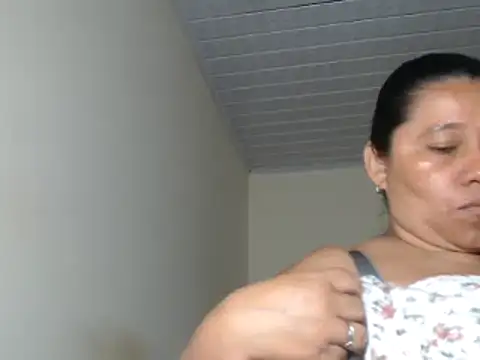 Snapshot of adrixxx38 chatting on 02.27.25 adrixxx38 online show from 02.27.25