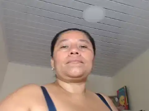 Snapshot of adrixxx38 chatting on 03.21.25 adrixxx38 online show from 03.21.25