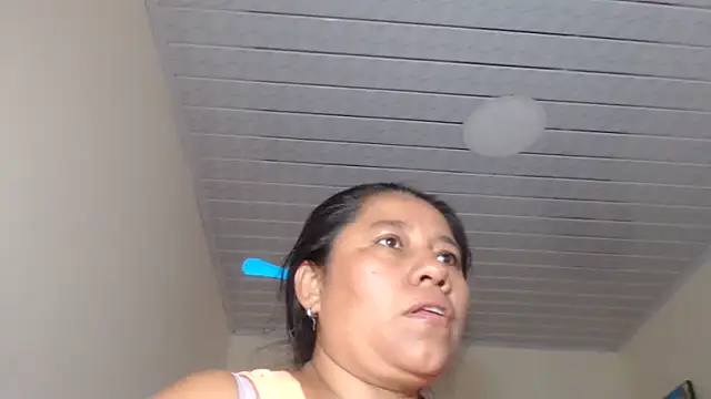 Snapshot of adrixxx38 chatting on 09.28.25 adrixxx38 online show from 09.28.25