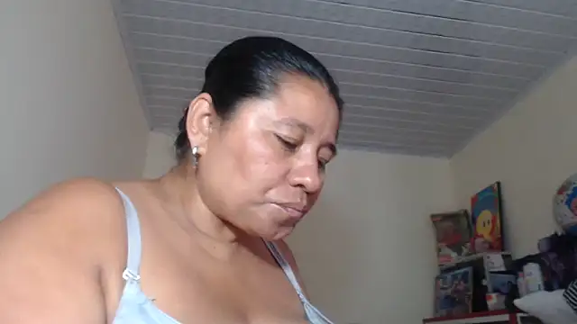 Snapshot of adrixxx38 chatting on 10.04.25 adrixxx38 online show from 10.04.25