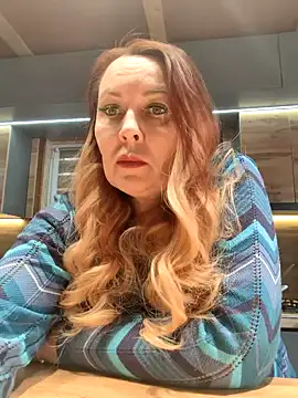 Snapshot of FreeMyFire chatting on 02.11.25 FreeMyFire online show from 02.11.25