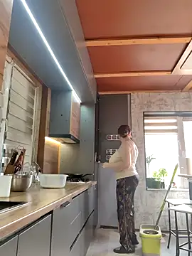 Snapshot of FreeMyFire chatting on 02.13.25 FreeMyFire online show from 02.13.25