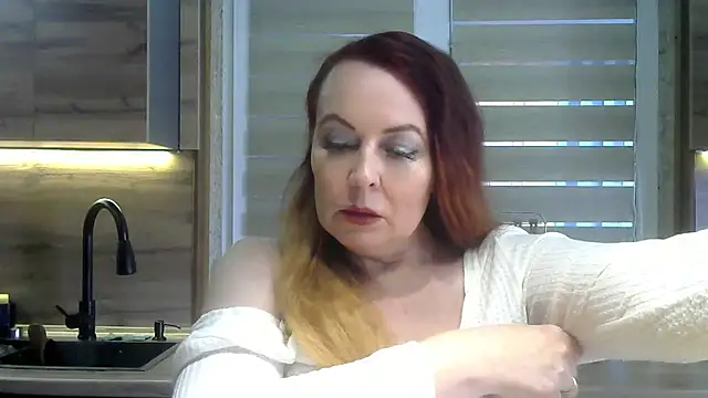 Snapshot of FreeMyFire chatting on 02.20.25 FreeMyFire online show from 02.20.25