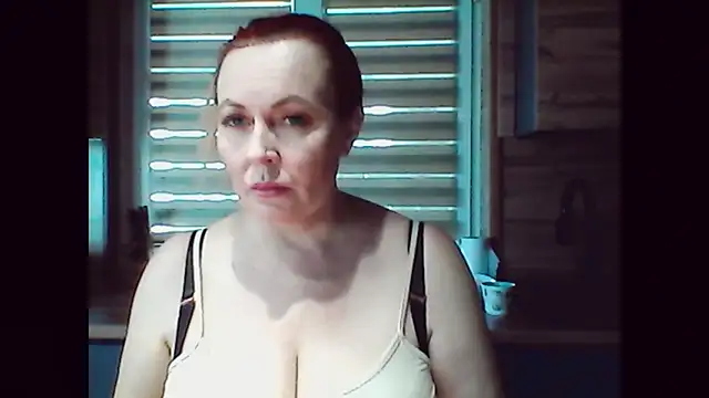 Snapshot of FreeMyFire chatting on 03.19.25 FreeMyFire online show from 03.19.25