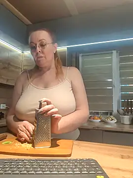 Snapshot of FreeMyFire chatting on 03.19.25 FreeMyFire online show from 03.19.25