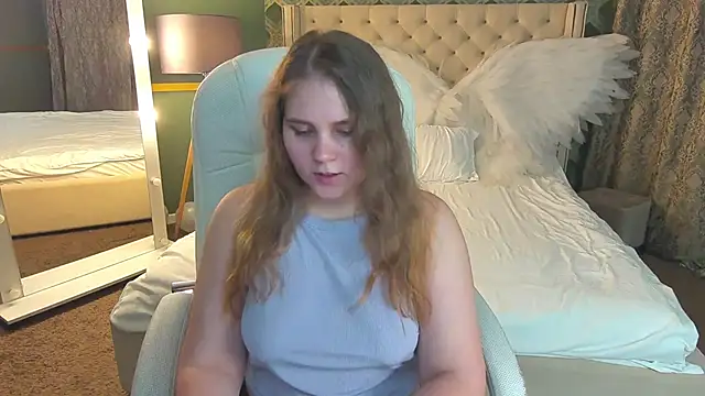 Snapshot of VinnaSky chatting on 03.06.25 VinnaSky online show from 03.06.25