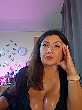 Hotangel75 online show from 10.18.25