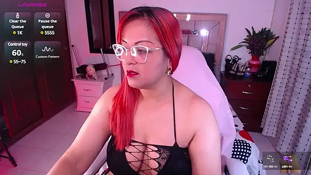 salomecastro  online show from 03.07.25