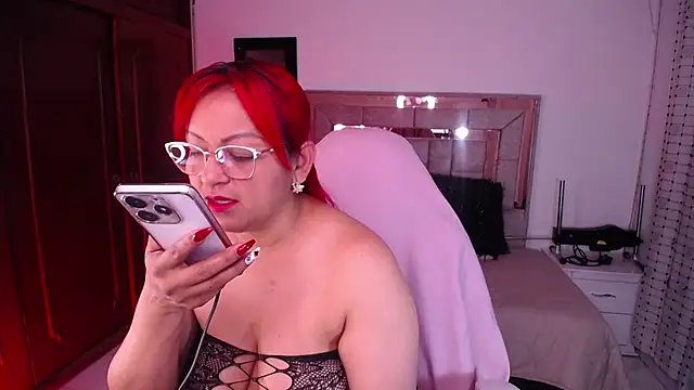 salomecastro  online show from 10.16.25