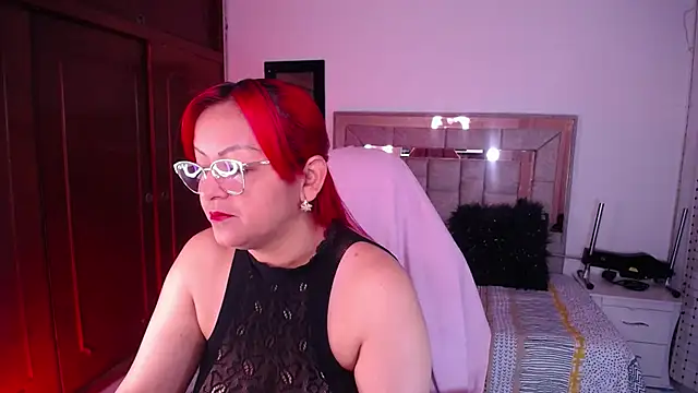 salomecastro  online show from 10.29.25