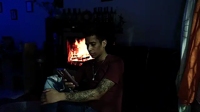 Snapshot of Slim_dirty_hot_ chatting on 10.24.25 Slim dirty hot online show from 10.24.25