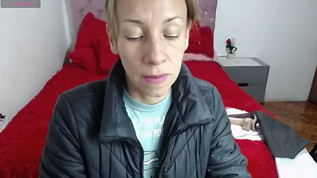 Snapshot of cristin_doll_ chatting on 10.20.25 cristin doll online show from 10.20.25