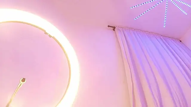 Snapshot of kathleen_brown chatting on 09.18.25 kathleen brown online show from 09.18.25