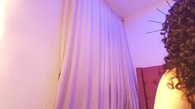 Snapshot of kathleen_brown chatting on 09.30.25 kathleen brown online show from 09.30.25