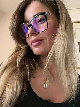 Etwas neugierig online show from 12.19.24