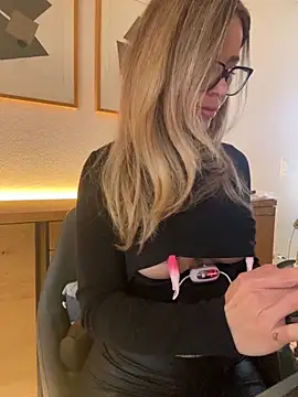 Etwas neugierig online show from 01.15.25