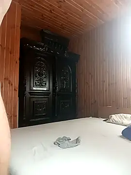 Snapshot of yatshen chatting on 10.17.25 yatshen online show from 10.17.25