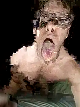 Snapshot of yatshen chatting on 12.15.25 yatshen online show from 12.15.25