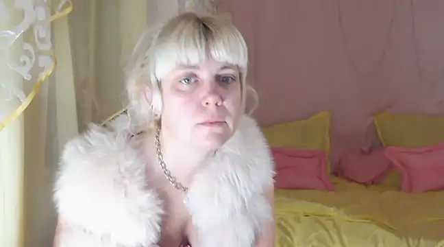 Snapshot of SunnySylvia chatting on 12.07.24 SunnySylvia online show from 12.07.24
