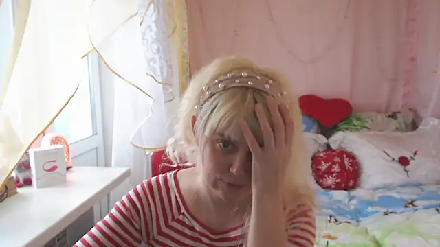 Snapshot of SunnySylvia chatting on 03.02.25 SunnySylvia online show from 03.02.25
