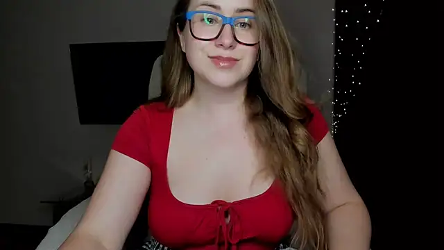 Snapshot of SeasonalSomeone chatting on 10.01.25 SeasonalSomeone online show from 10.01.25