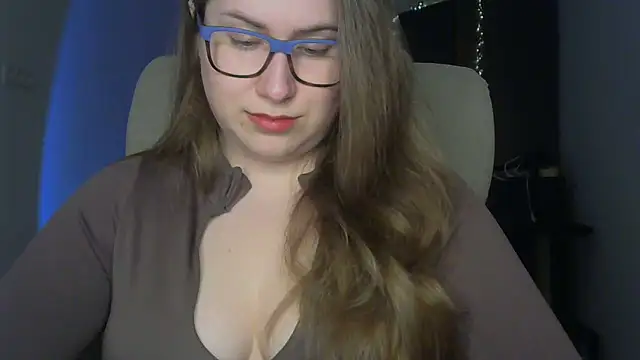 SeasonalSomeone online show from 04.12.26