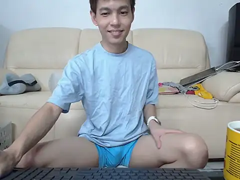 Snapshot of andrewooi chatting on 06.20.26 andrewooi online show from 06.20.26