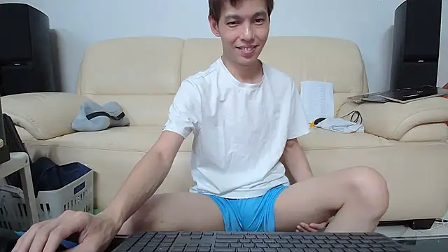 Snapshot of andrewooi chatting on 07.05.26 andrewooi online show from 07.05.26